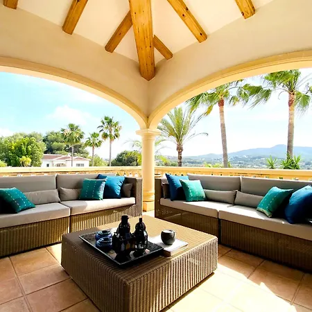 Vila Almendros *